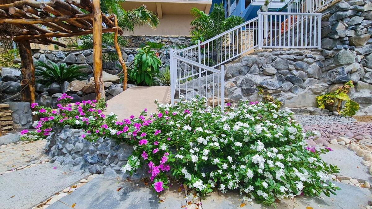 Onyx-- A Gem At Dee'S Pearl Villa Carriacou Exterior foto