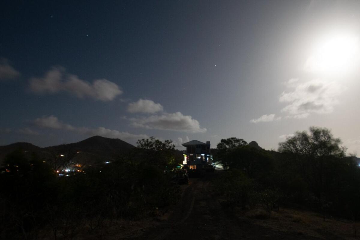 Onyx-- A Gem At Dee'S Pearl Villa Carriacou Exterior foto